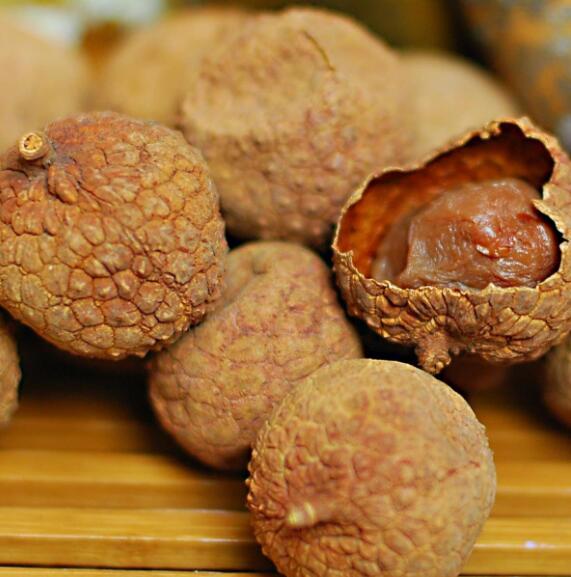 荔枝圖片，荔枝干圖片，荔枝吃多了會(huì)上火嗎