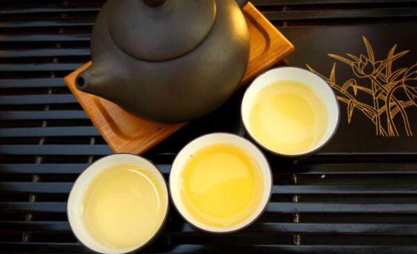 仙人掌果泡水對咽炎有幫助嗎，仙人掌果泡水能不能和茶水同時飲用